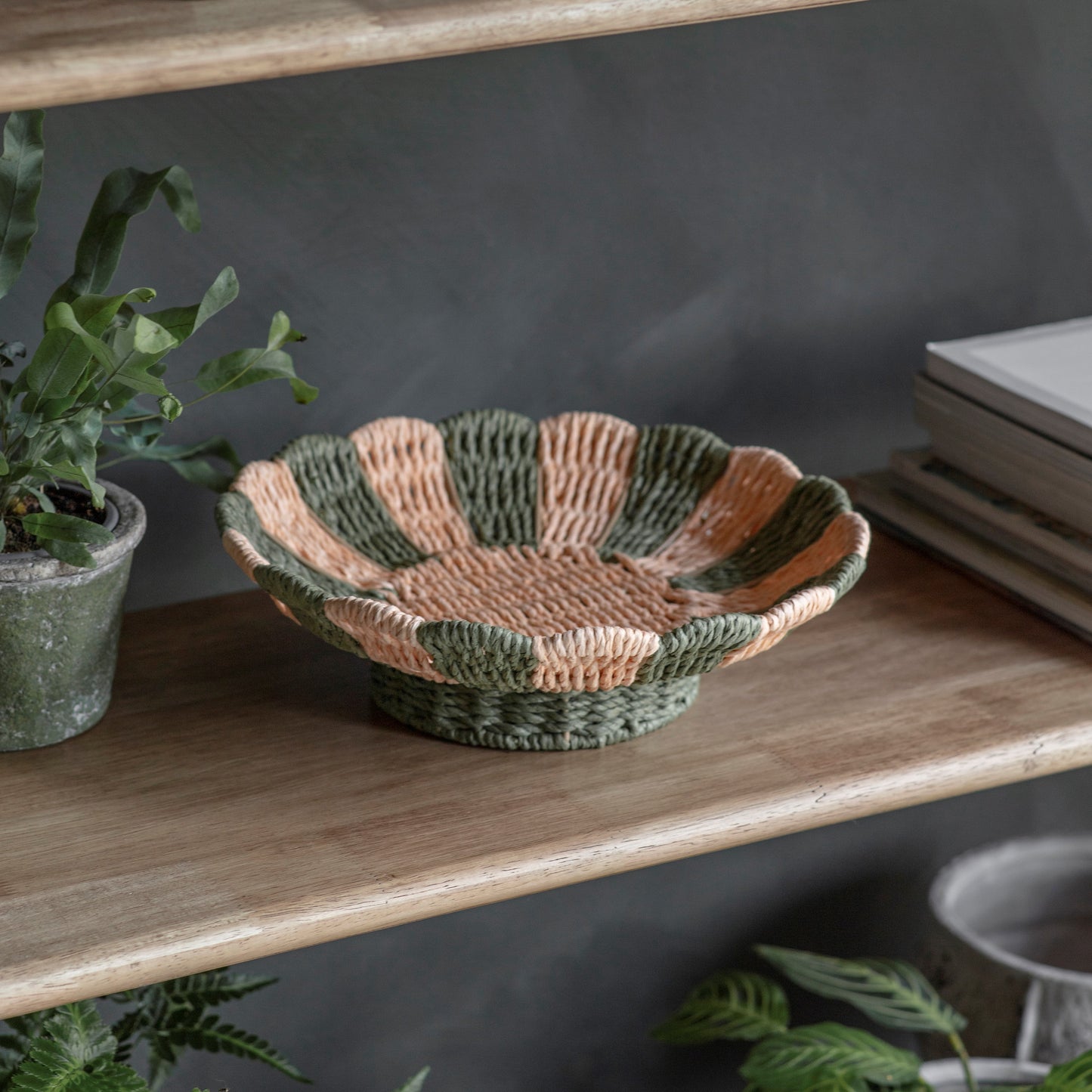 Woodleigh Olive Scalloped Bowl