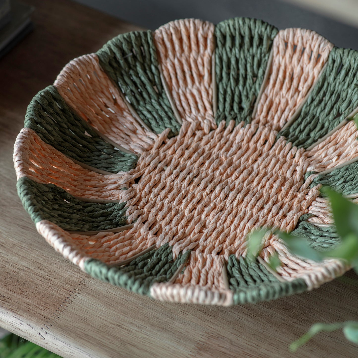 Woodleigh Olive Scalloped Bowl