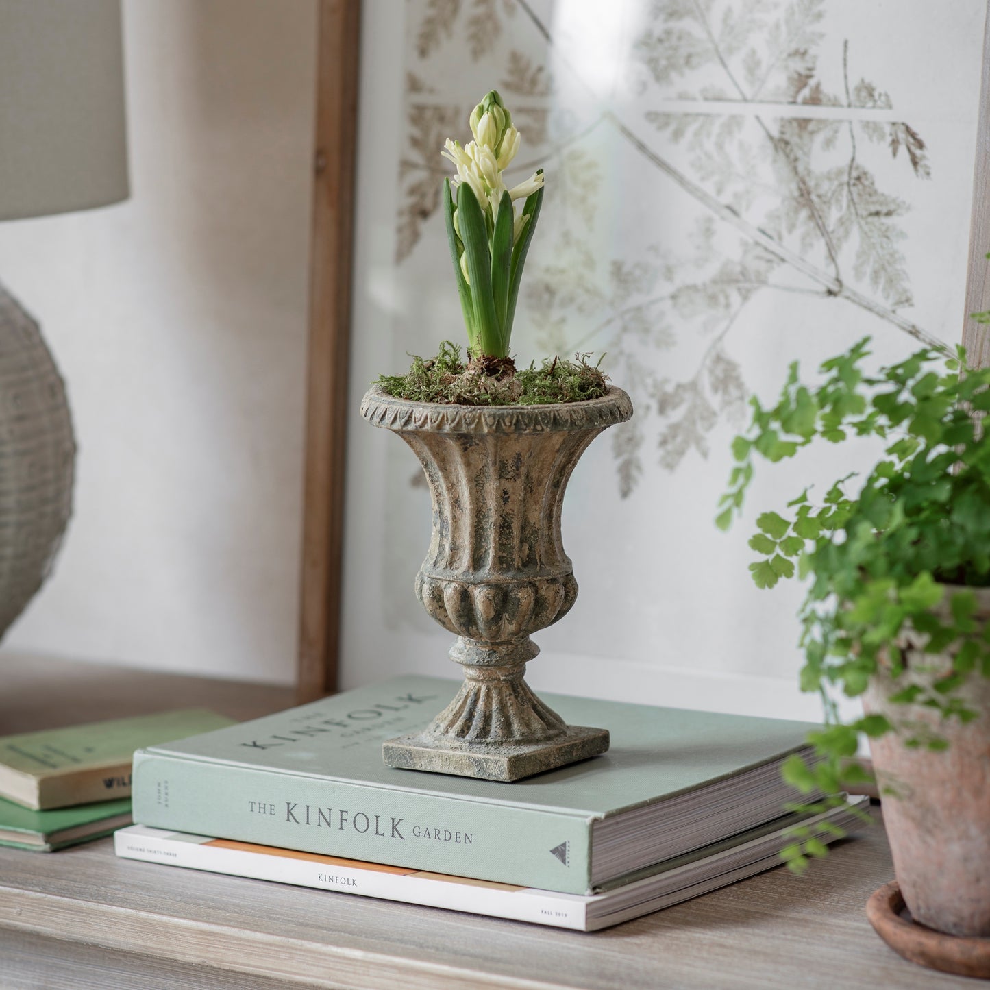 Yarnton Small Pedestal Planter