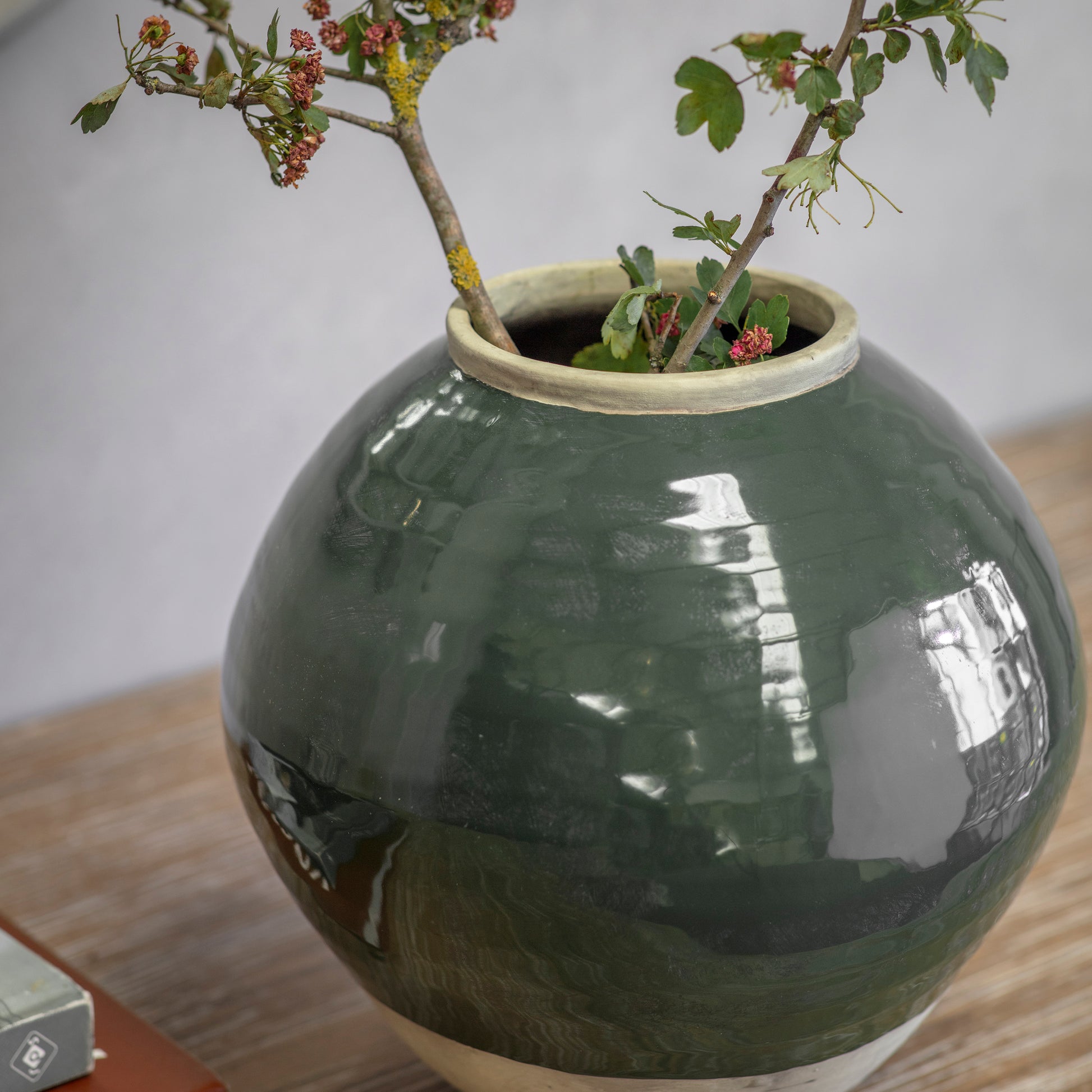 Carlingford Rounded Green Urn
