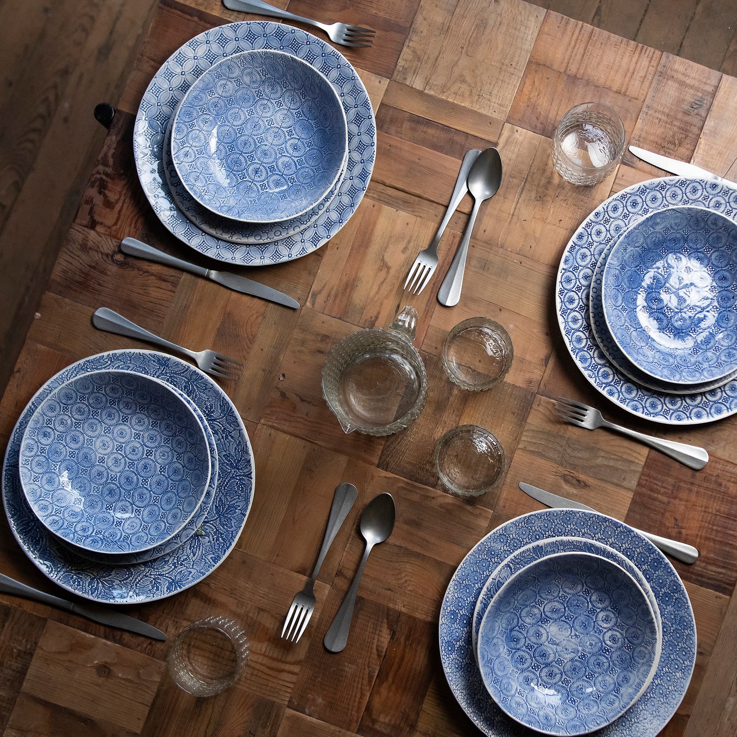 Wonki Ware 16 Piece Mixed Pattern Dinner Service Blue