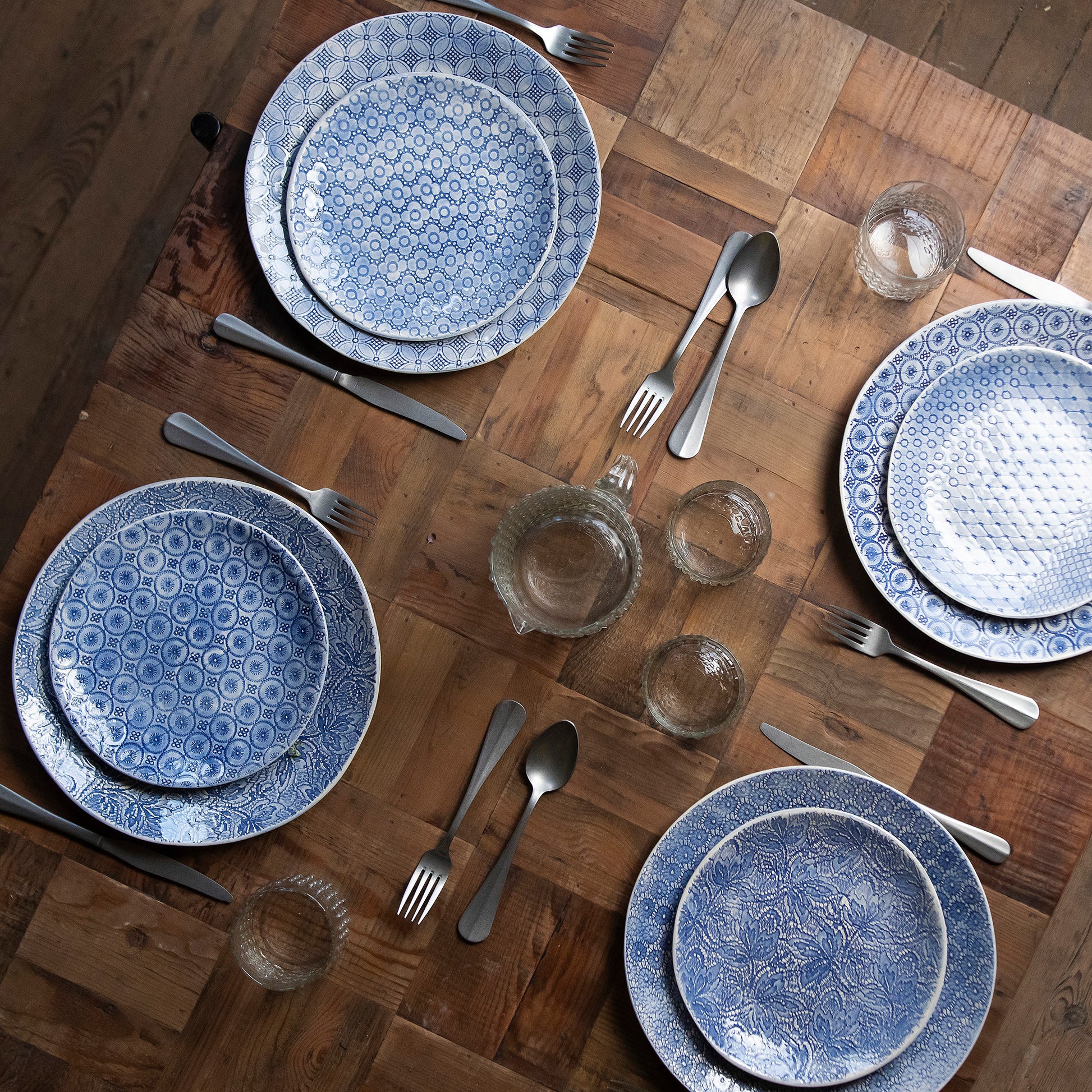 Wonki Ware 16 Piece Mixed Pattern Dinner Service Blue