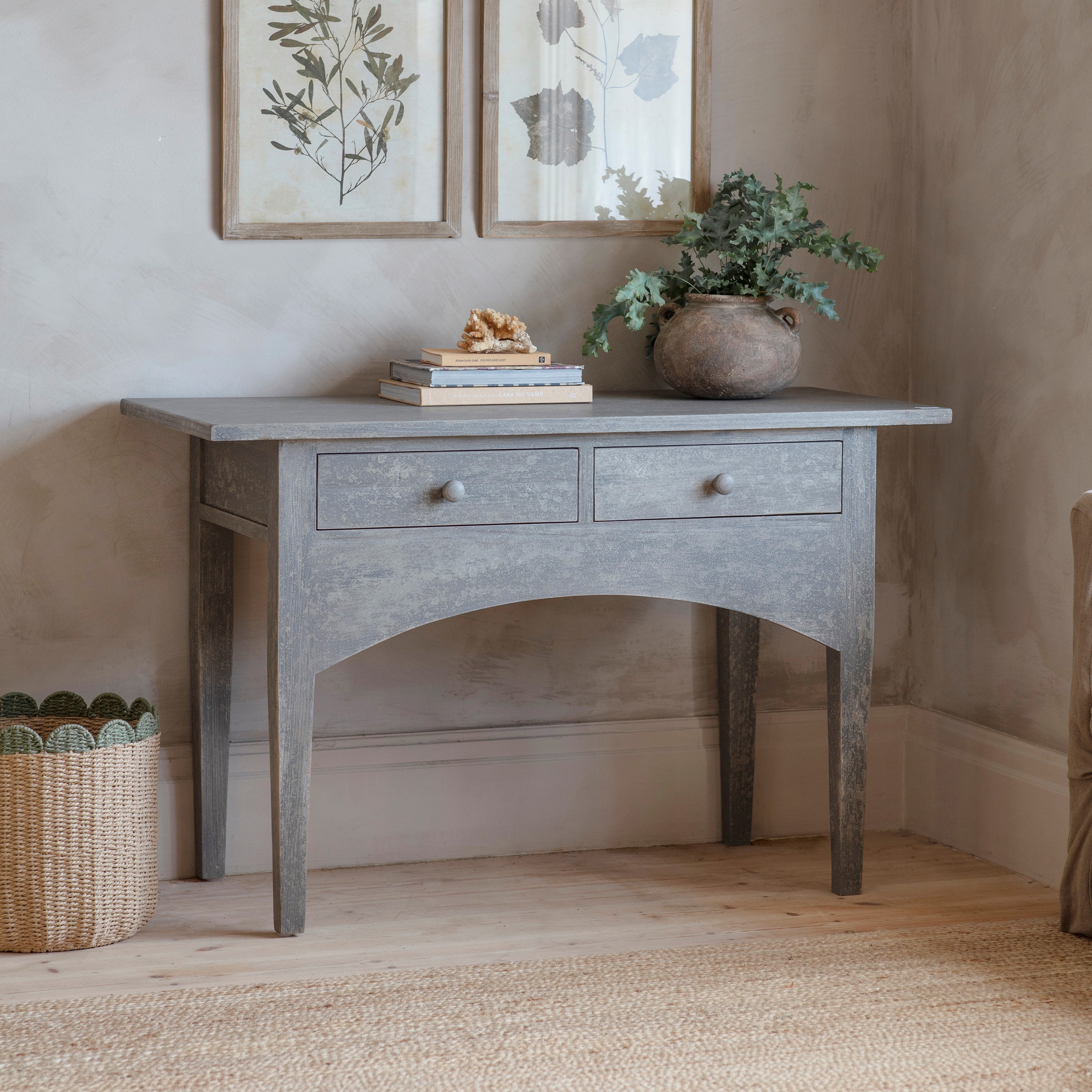 Loumarin Console Table