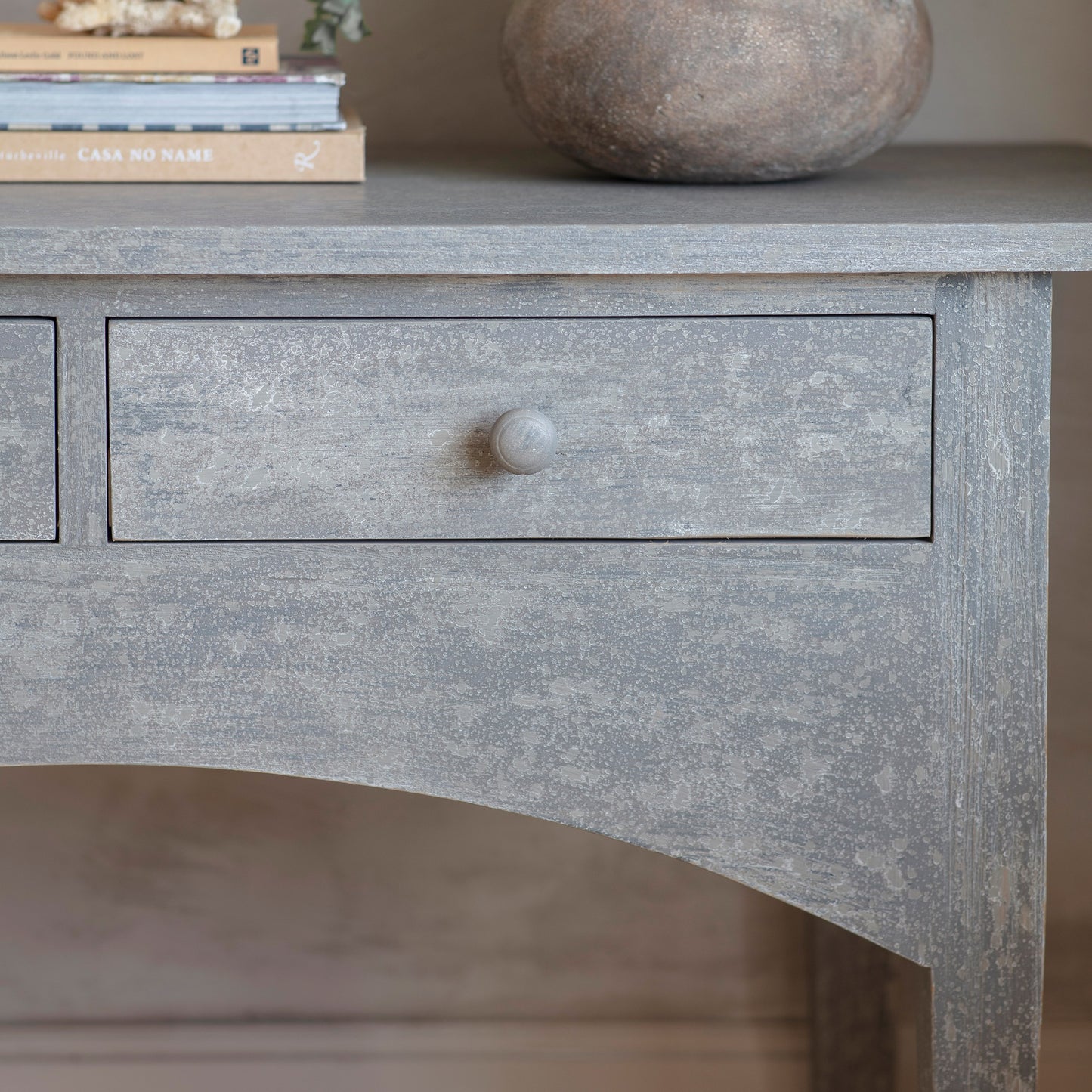 Loumarin Console Table