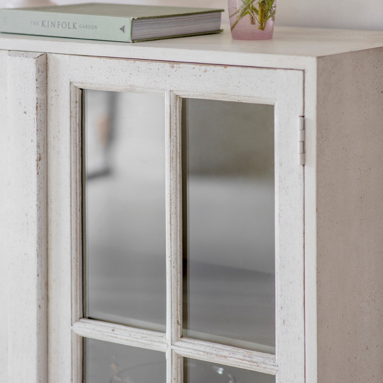 Loumarin Small Glass Door Cabinet