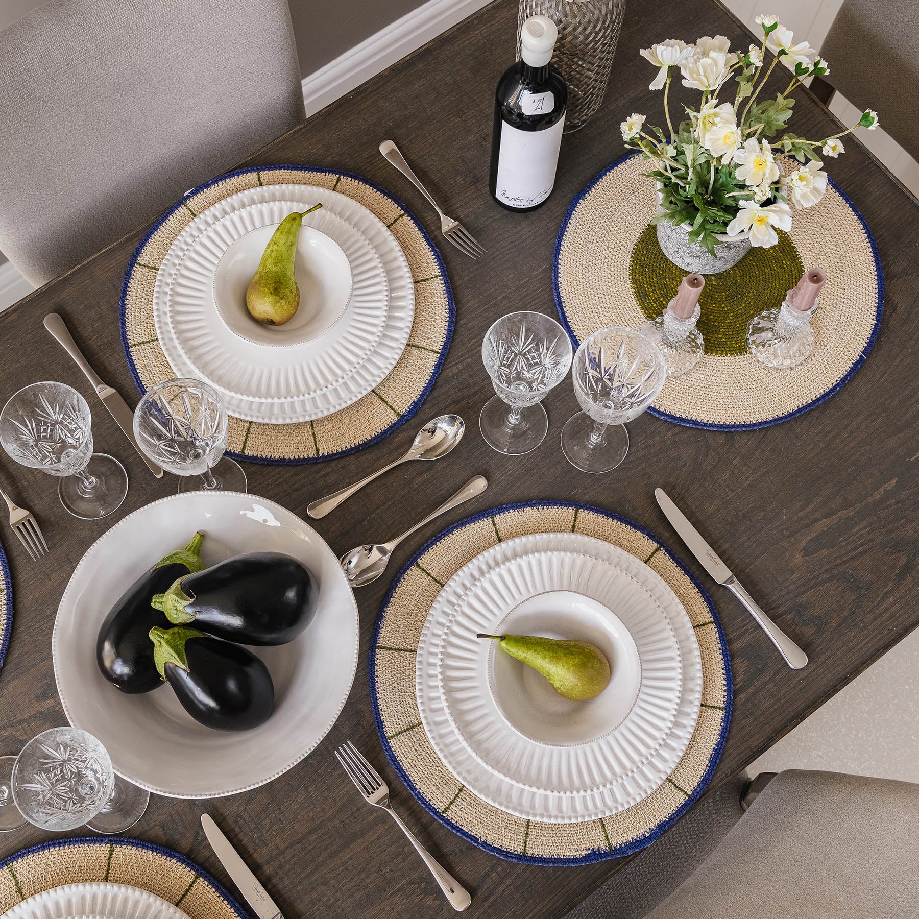 Hemlington 38cm Green Placemat with Navy Border