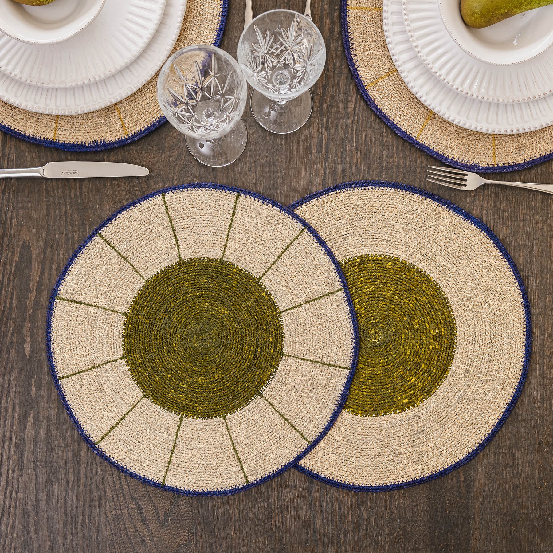 Hemlington 38cm Green Placemat with Navy Border