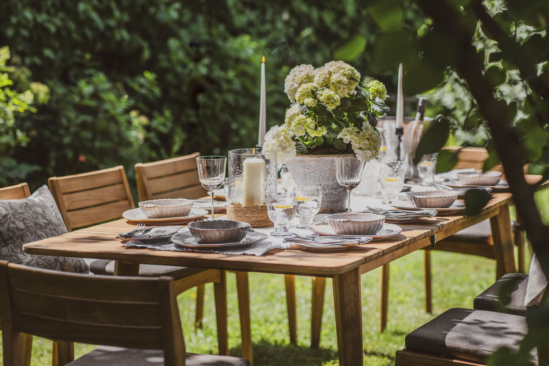 How to Create a Timeless Alfresco Tablescape in 6 Simple Steps