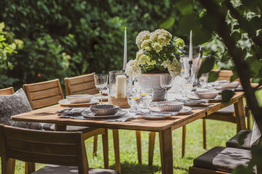 How to Create a Timeless Alfresco Tablescape in 6 Simple Steps