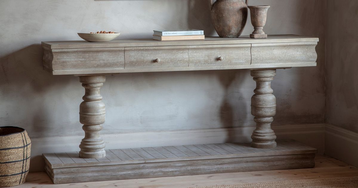 Discover our stylish collection of console tables at One.World – perfect for hallways, living rooms, or behind sofas. Designed with timeless character and crafted from quality materials, our console tables bring both function and charm to any space.
