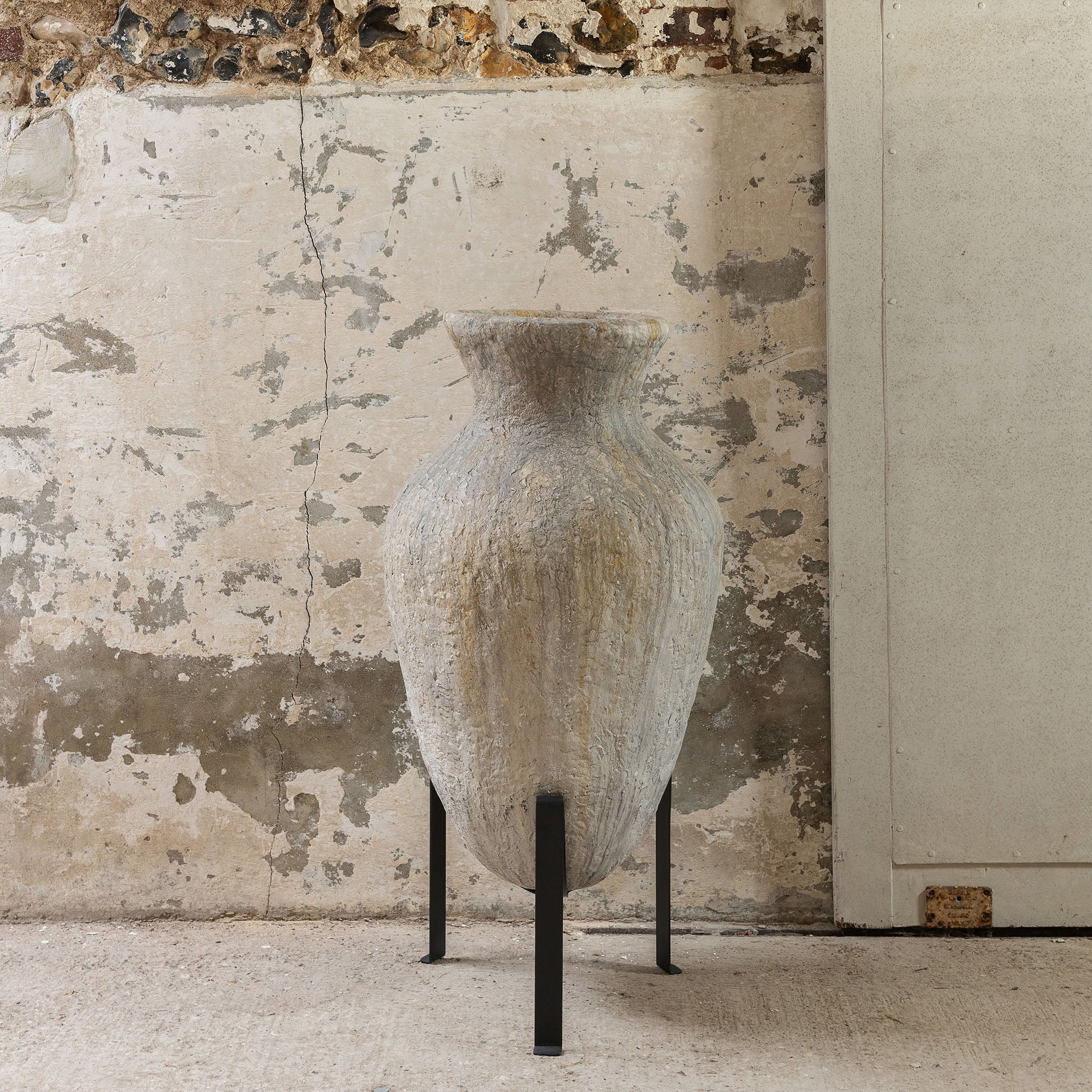 Yarnton Oversized Resin Urn