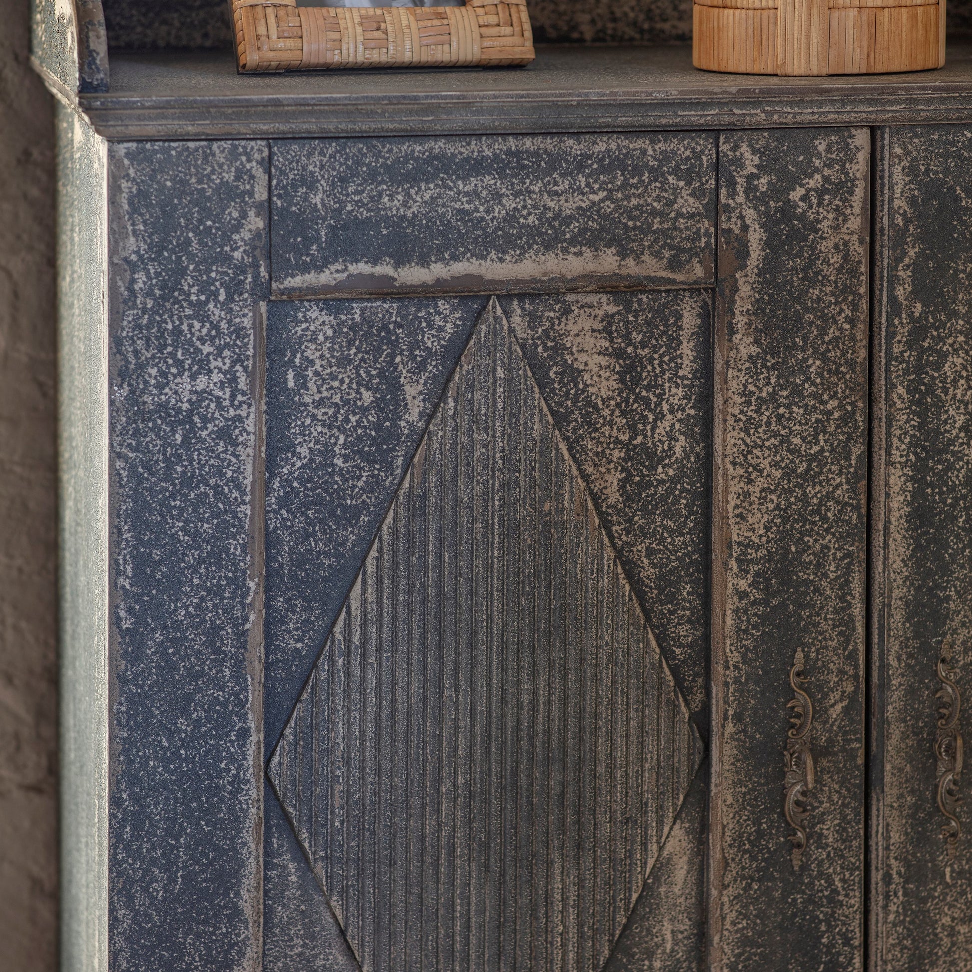 Elcombe 2 Door Cabinet