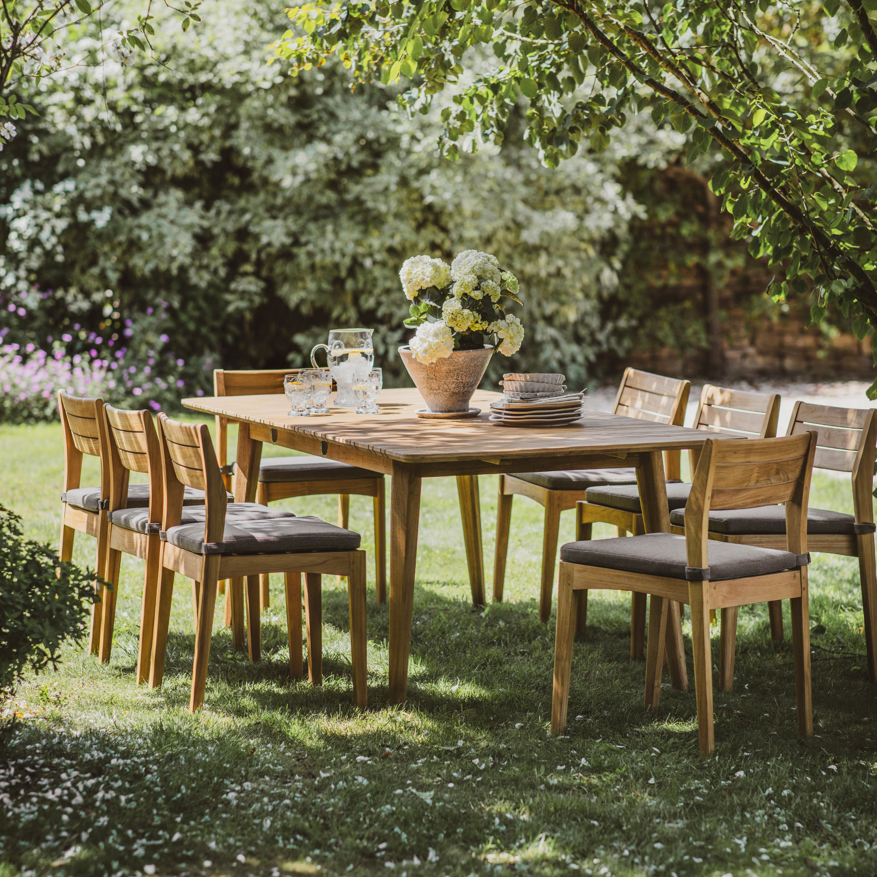 Bibury Reclaimed Teak Extending Garden Dining Table