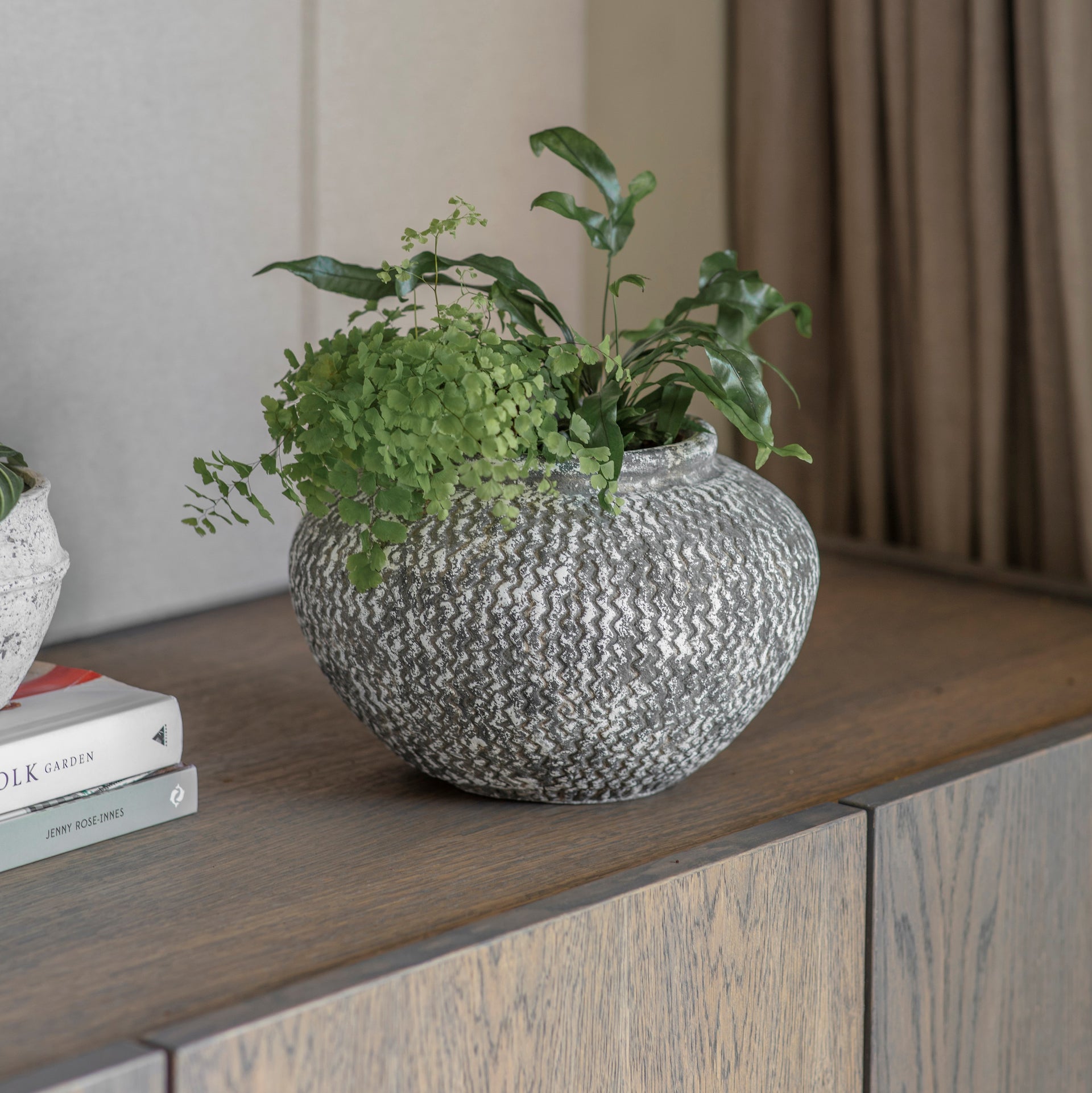 Aldbury Squat Vase