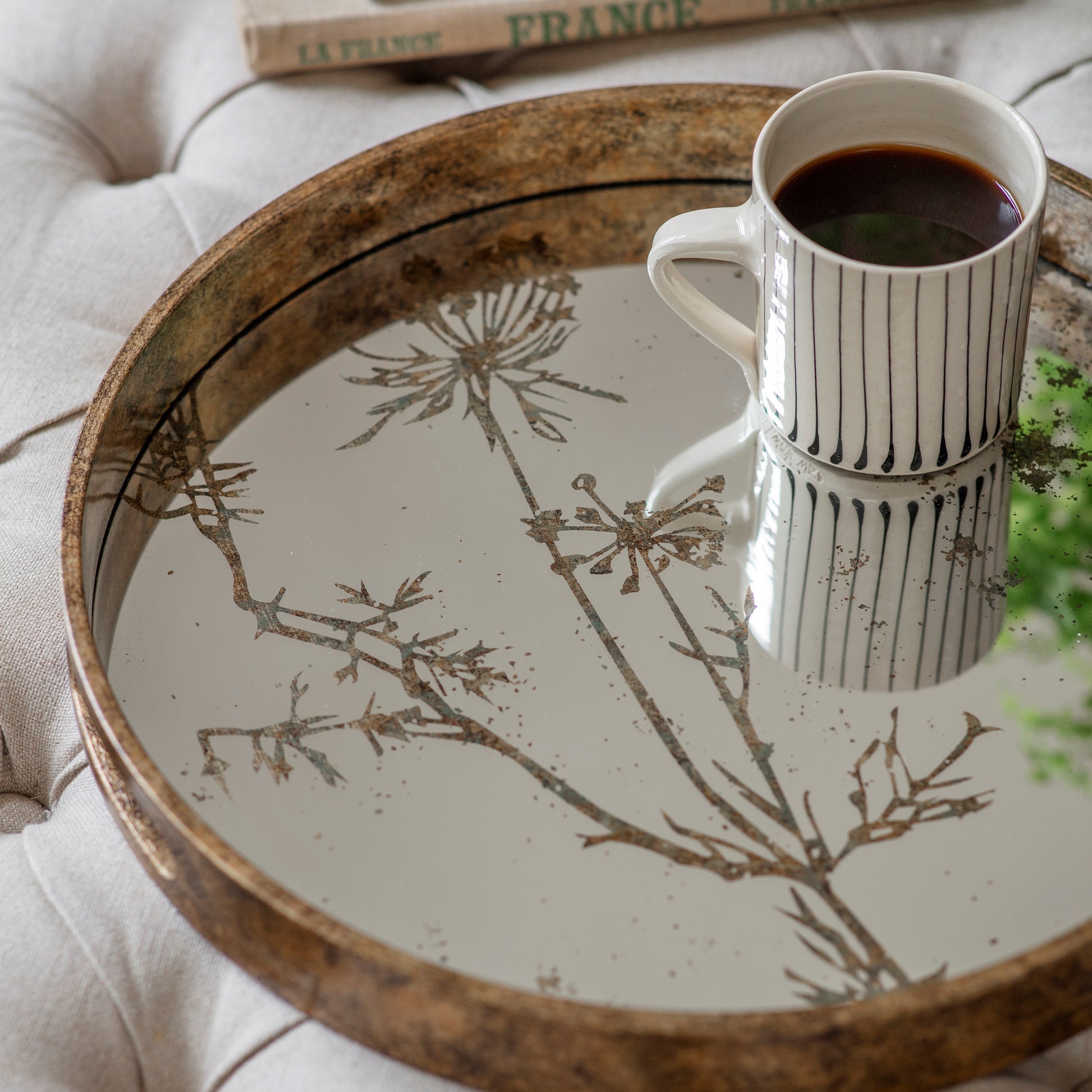 Waltham Round Mirrored Cow Parsley Tray