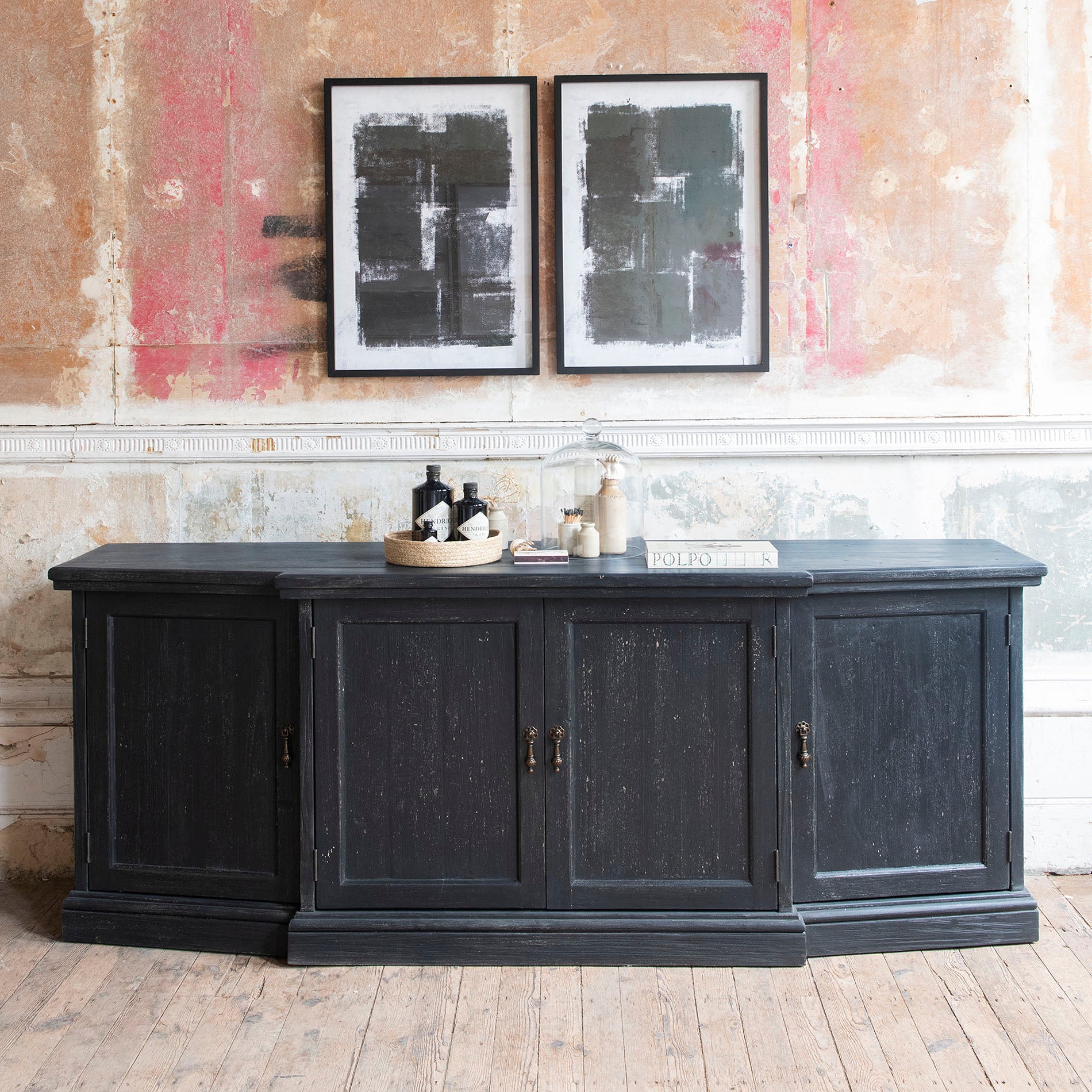 Loumarin Black Sideboard
