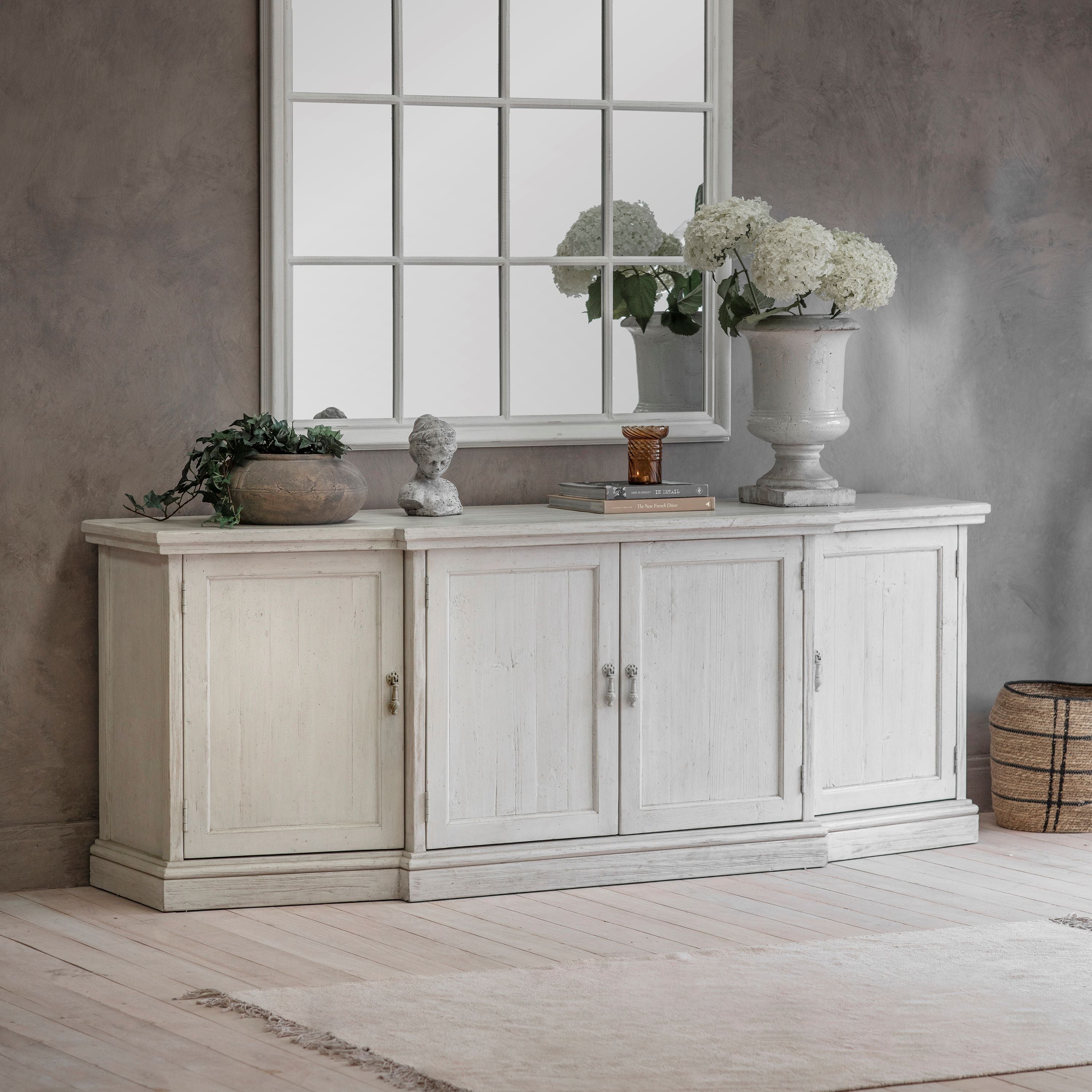 Loumarin White Sideboard