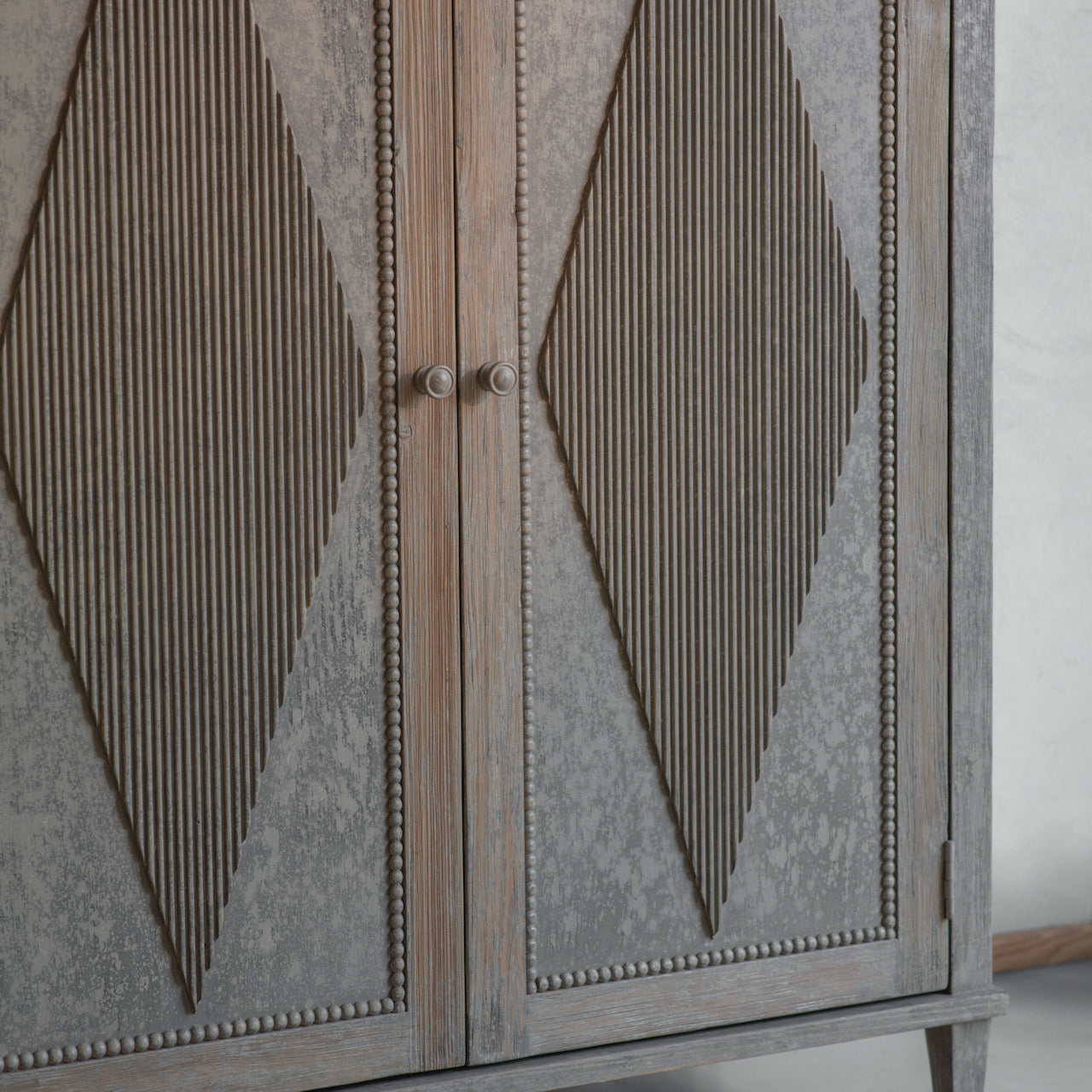 Loumarin Cabinet