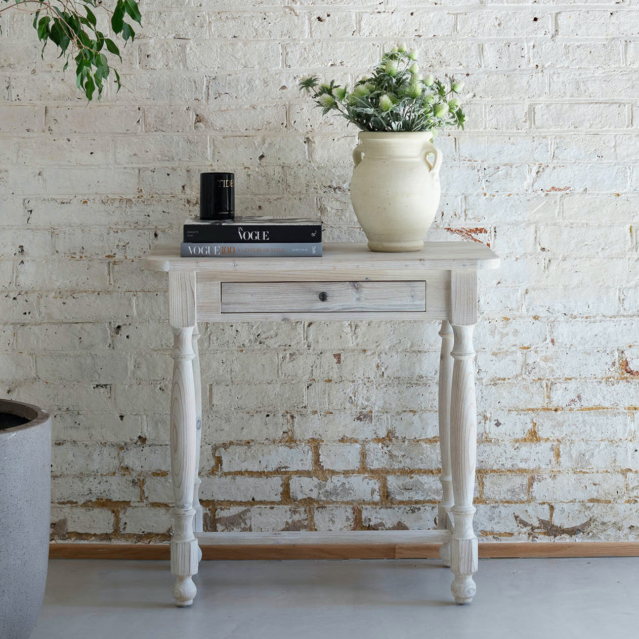 Loumarin Small Desk