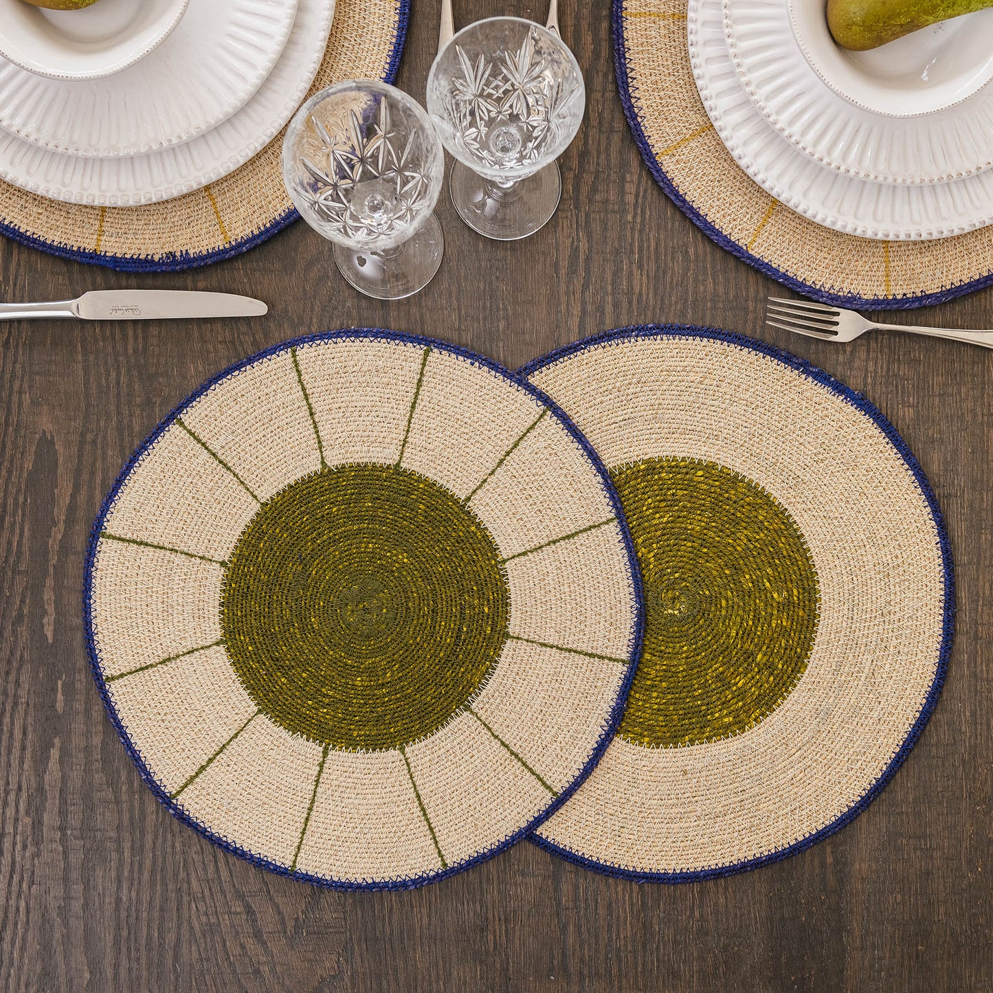 Hemlington 38cm Green Placemat with Navy Border