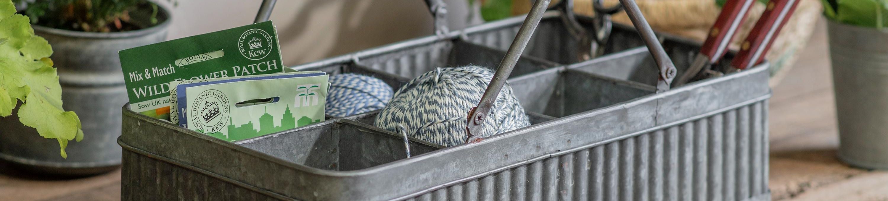 Garden Tools & Accessories