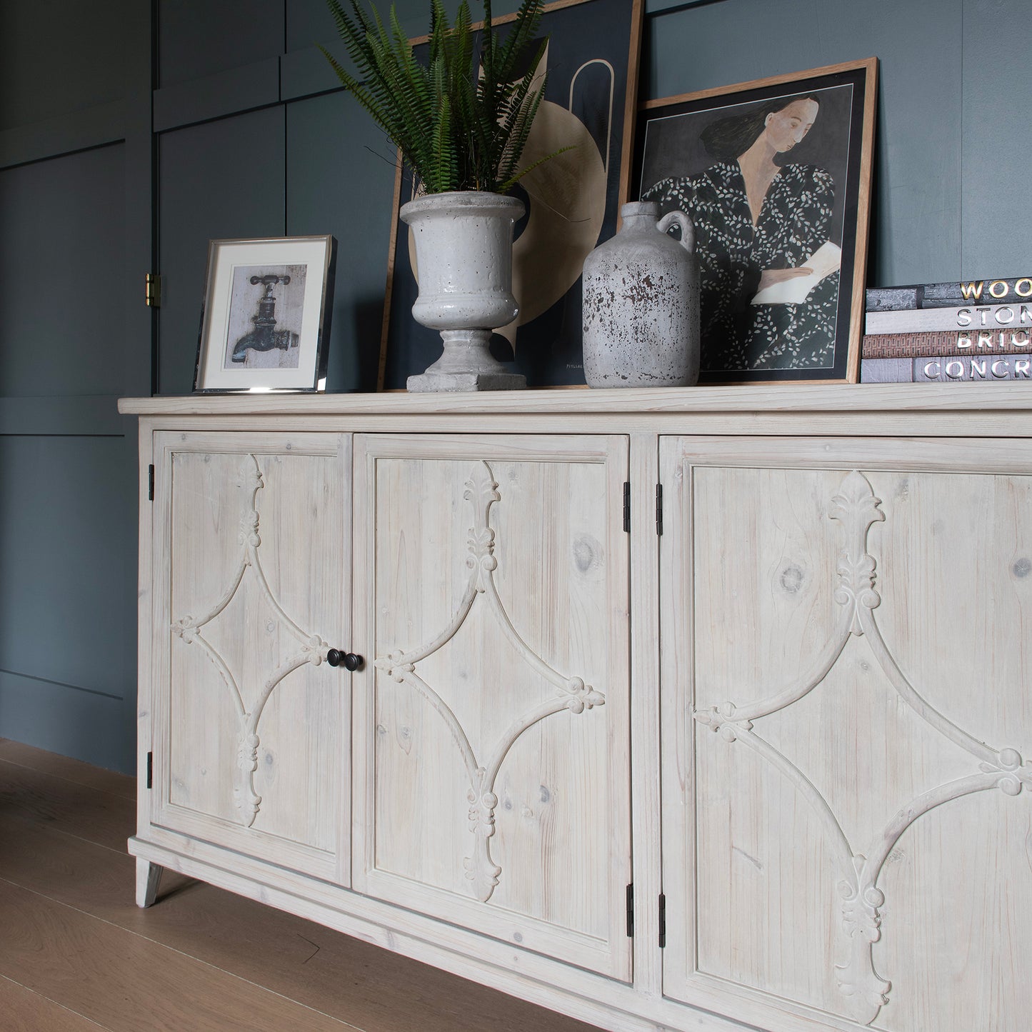 Loumarin 4 Door Sideboard